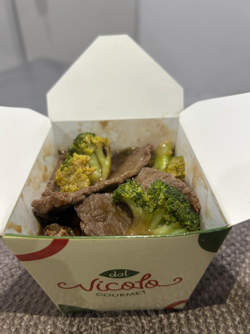 Carne com Brócolis M