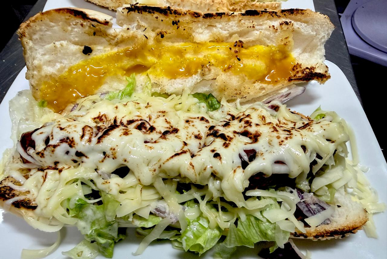 Sanduíche de linguiça PROMOÇÃO