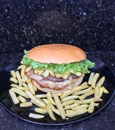 Xis Salada com Fritas