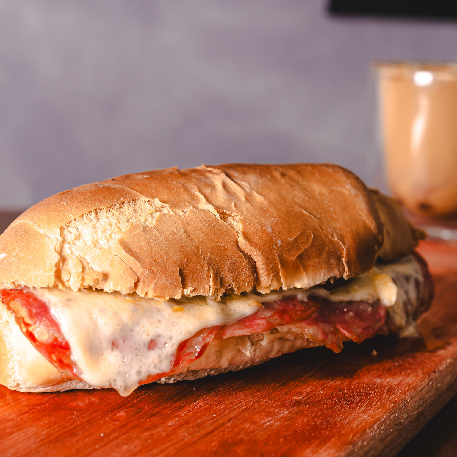 Pão Caseiro Crocante de Salame, Queijo E Requeijão