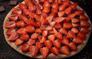 CHOCOLATE COM MORANGO E MUSSARELA 