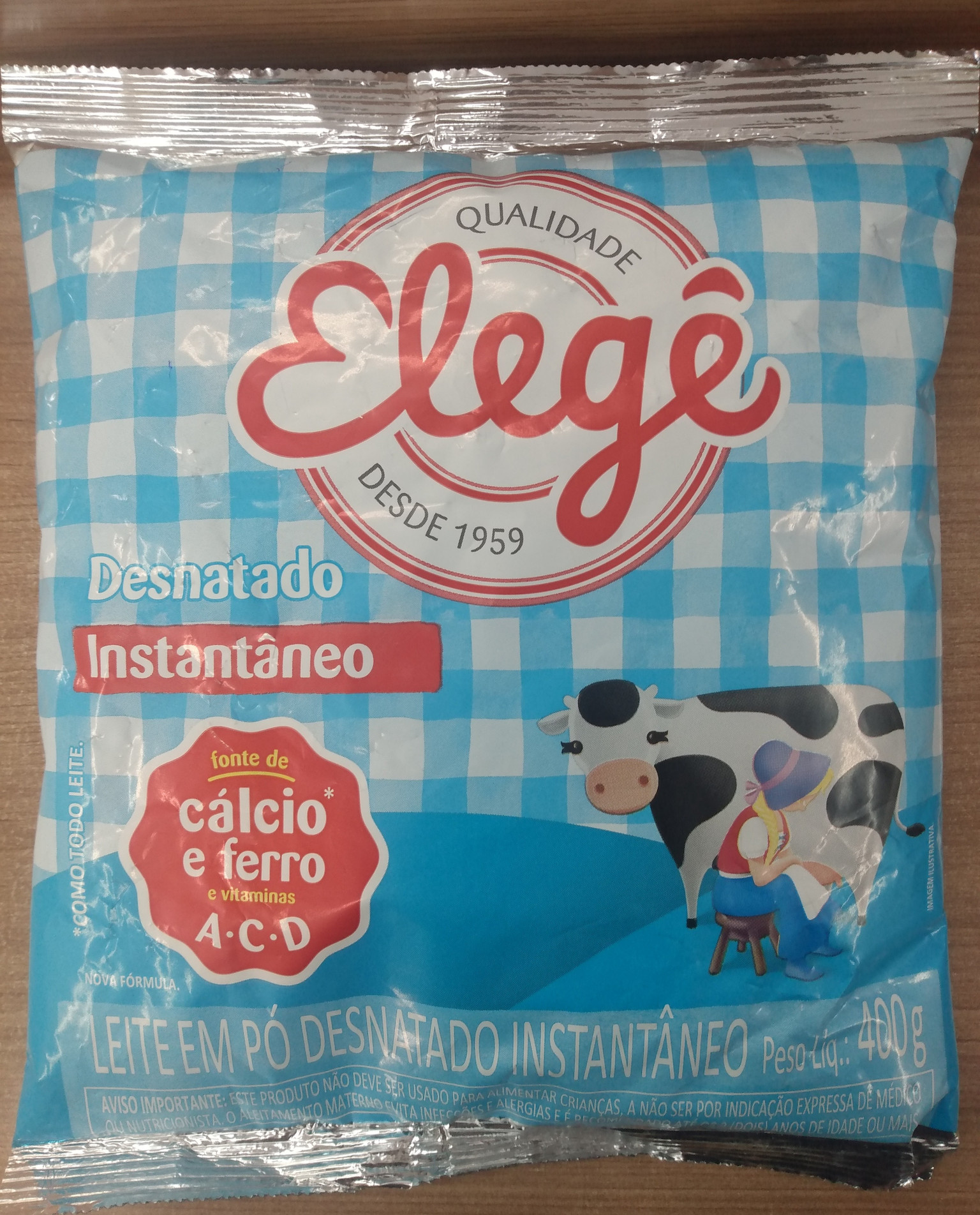 Leite em pó Elegê desnatado 400g 