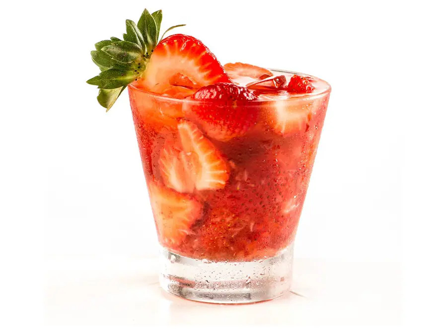 CAIPIRINHA DE MORANGO