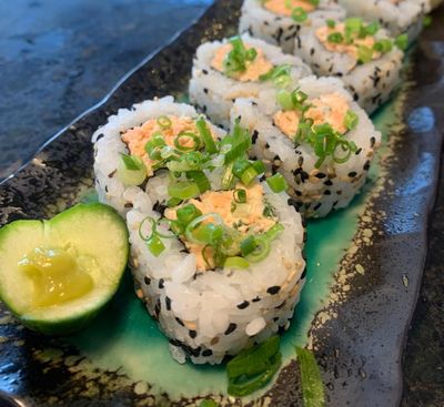 URAMAKI SALMAO GRELHADO 8UND