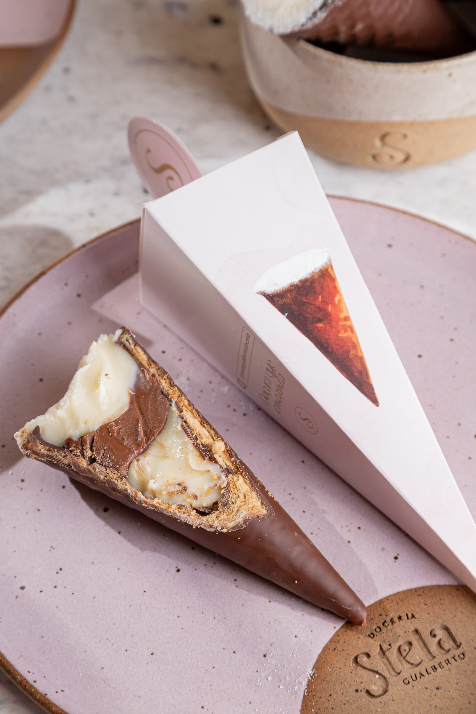 CONE TRUFADO NINHO COM NUTELLA