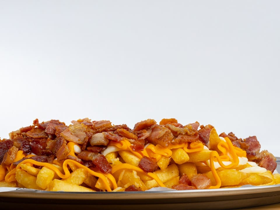 BATATA FRITA COM CHEDDAR E BACON 500 GRAMAS