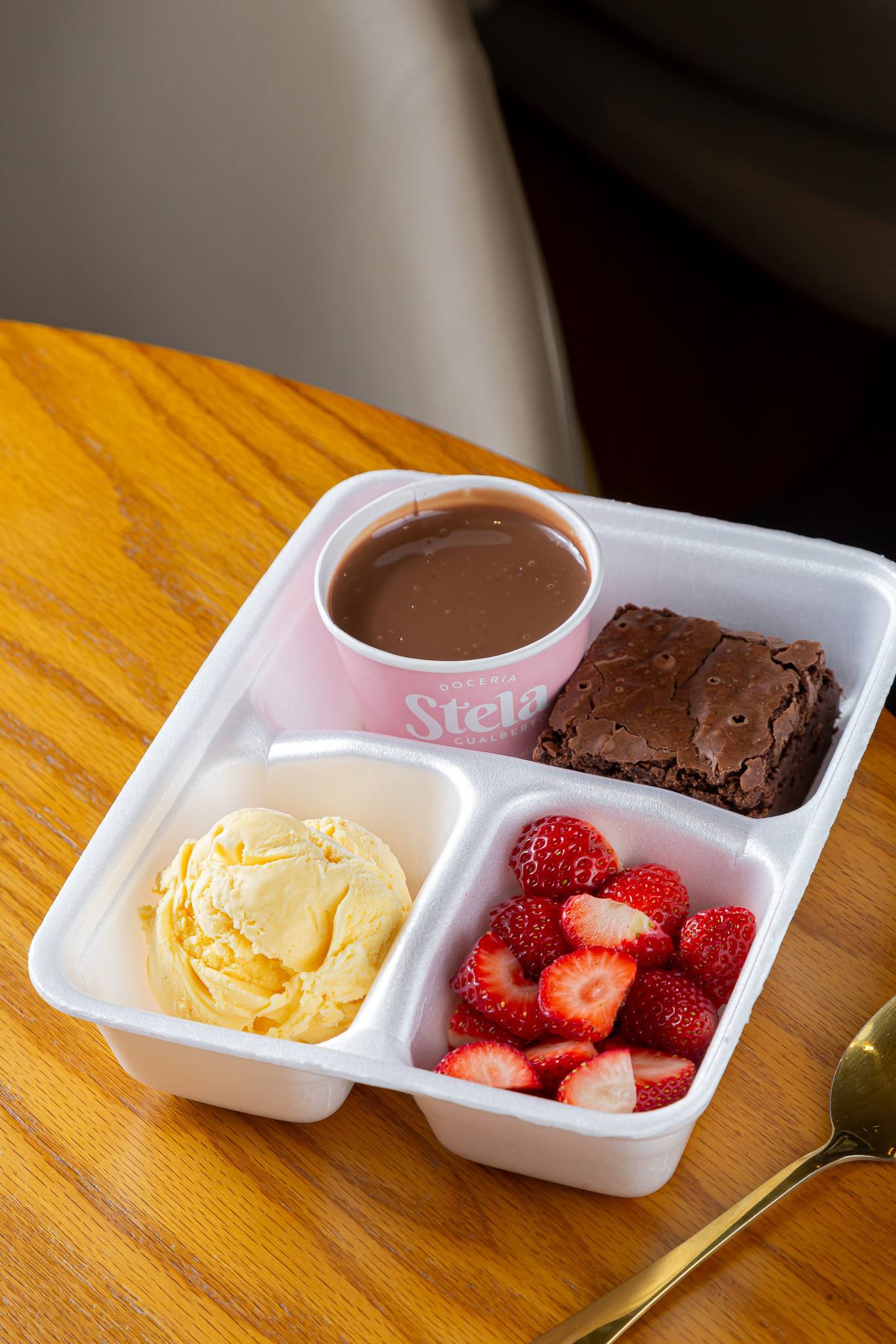 BROWNIE COM SORVETE