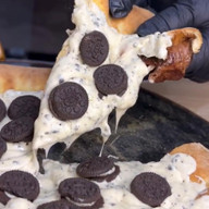 PIZZA DE CHOCOLATE BRANCO C/ OREO