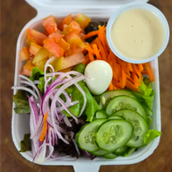 SALADA C/ MOLHO DA CASA.