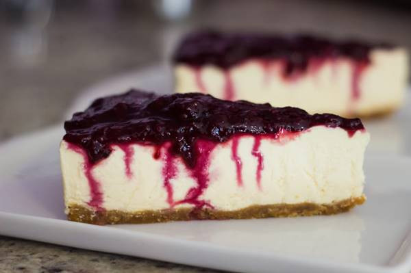 CHEESECAKE DE FRUTAS VERMELHAS