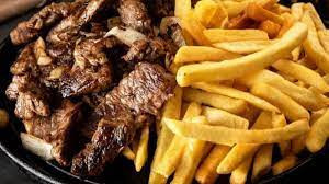 FILÉ APERITIVO COM FRITAS