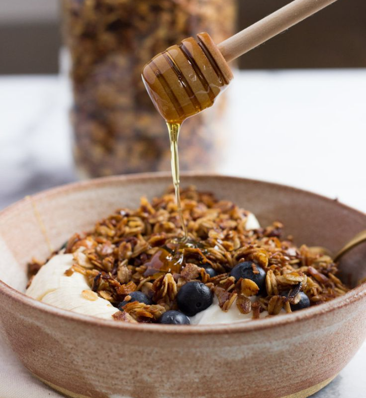 GRANOLA COM MEL
