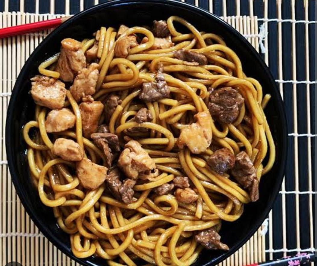 YAKISOBRA CARNE,FRANGO SEM LEGUMES 500G