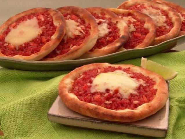 Esfiha de pizza