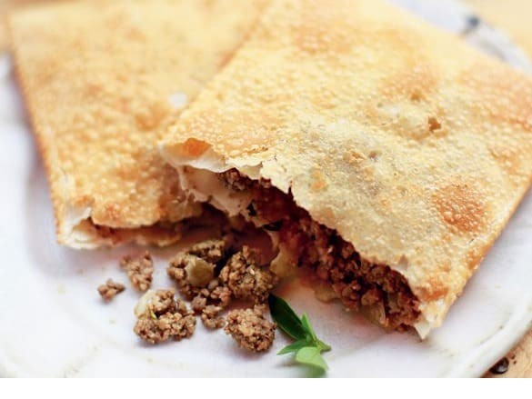 PASTEL CARNE COM QUEIJO