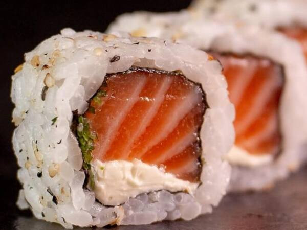 10 peças de uramaki Filadélfia