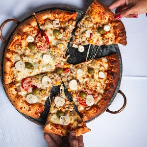 PIZZA PRESUNTO E MUS. (MEDIA)