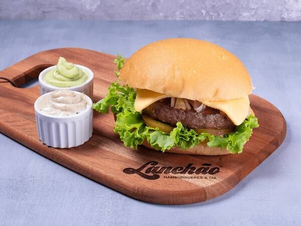 03 - Hamburguer c/ Queijo, Salada e Vinagrete