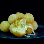PORCÃO BOLINHAS DE QUEIJO 15UND