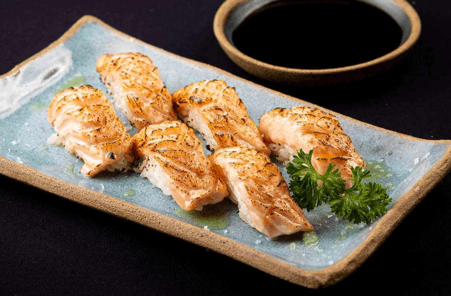 SUSHI SALMAO TRUFADO ( 06 UNID )
