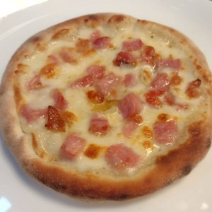 ESFIHA BACON COM CATUPIRY
