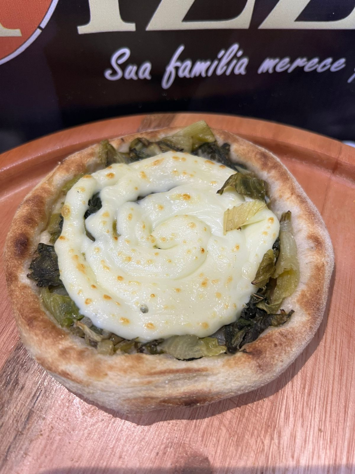Esfiha de Escarola com Catupiry