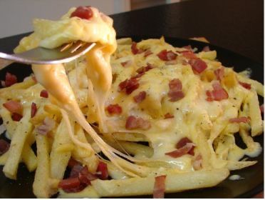 BATATA FRITA C/ QUEIJO E BACON
