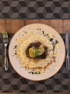 RISOTO DE GORGONZOLA E ESCALOPE DE FILÉ MIGNON