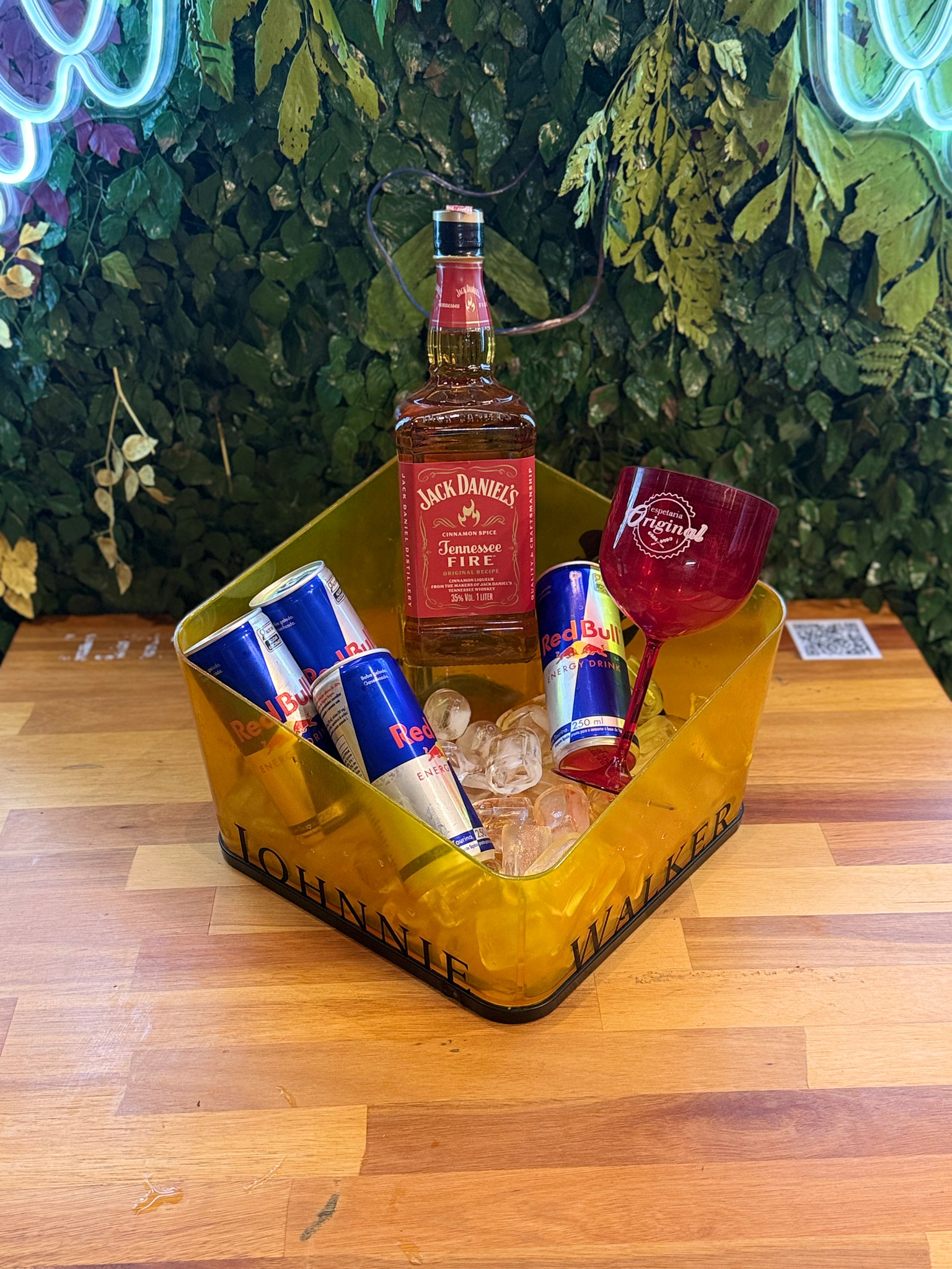 JACK DANIELS RED REDBULL COMBO