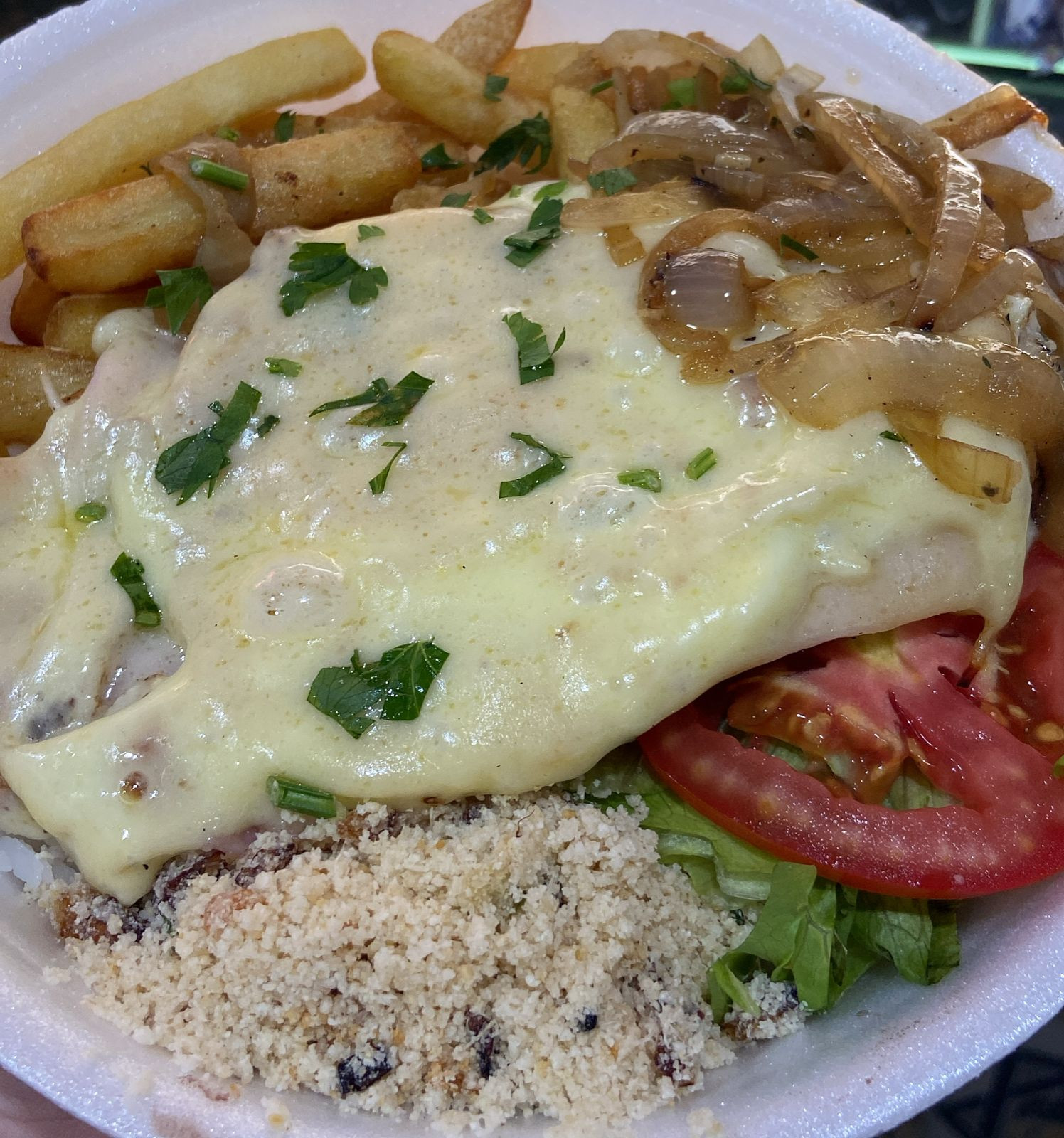 FILÉ DE FRANGO GRELHADO À MODA 