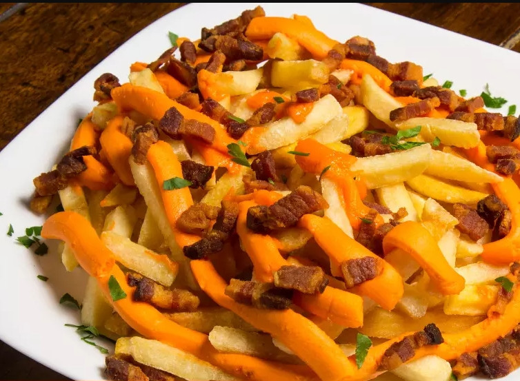 Fritas com Cheddar e Bacon Meia