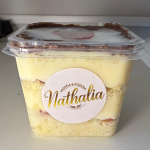 BOLO NINHO C/ MORANGO E NUTELLA