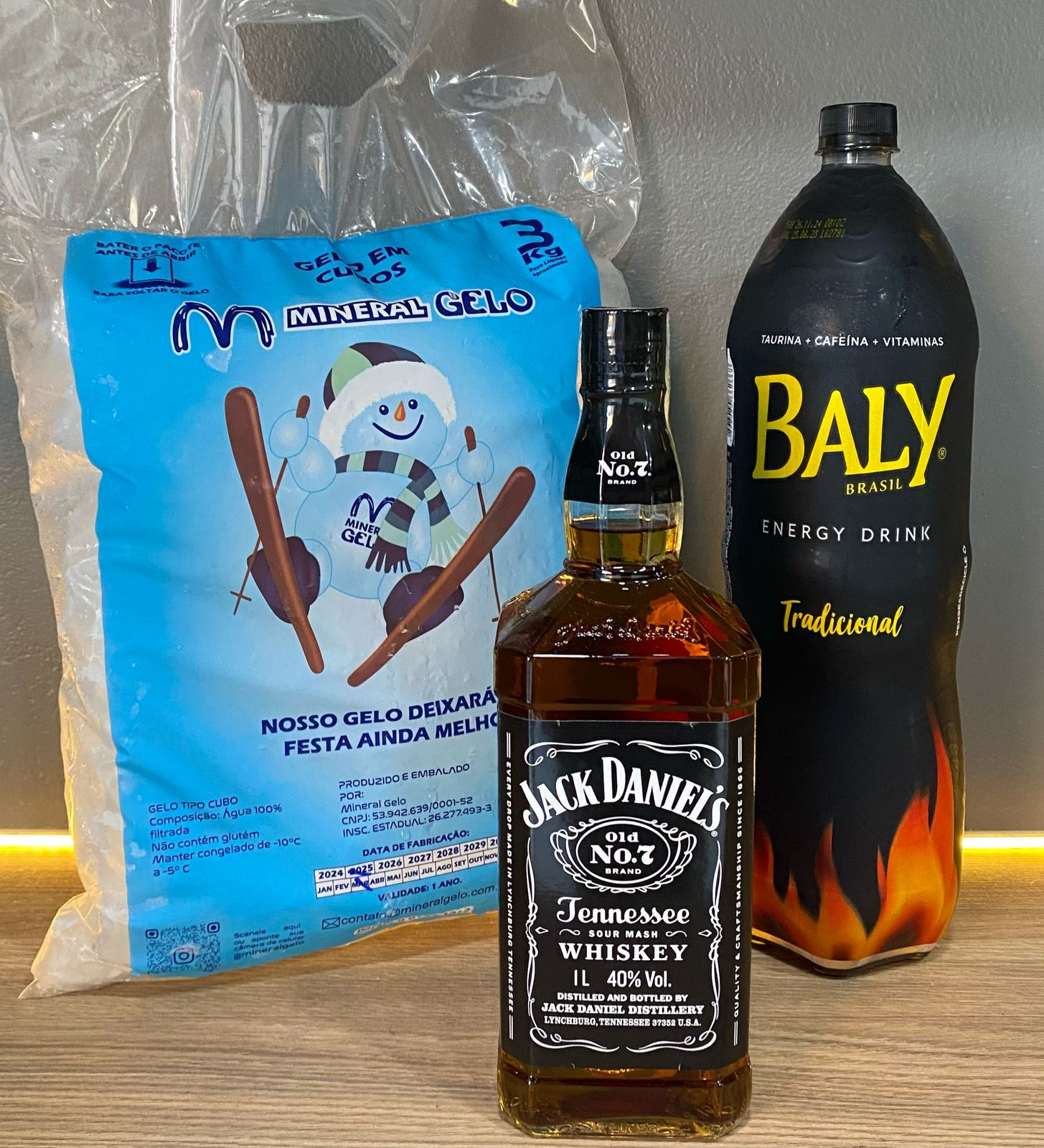 Jack Daniel's Trad 1L + Baly 2L + Gelo 3kg