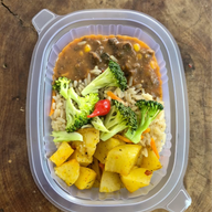 STROGONOF VEGANO C/ ARROZ INTEGRAL 320 GRAMAS Congelado.