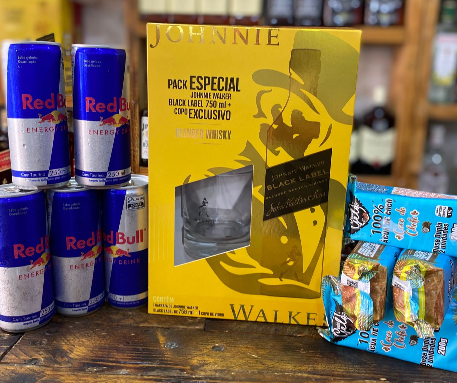 Combo Black Label 750ML+Copo de Vidro+5 Red Bull+5 Sache