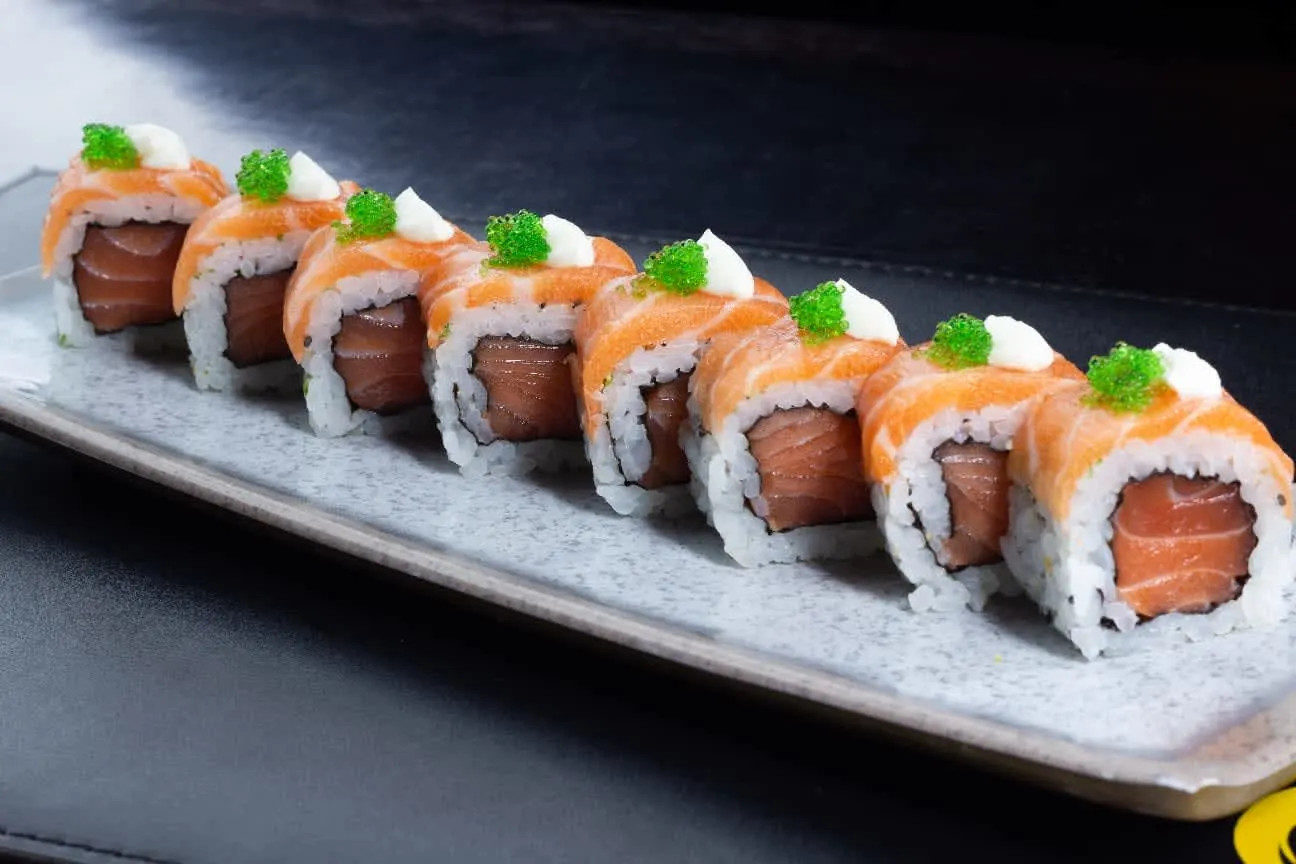 URAMAKI ESPECIAL (5 PEÇAS)