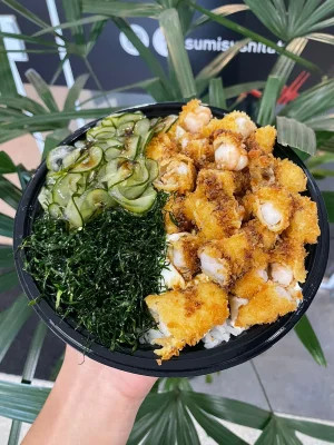 Poke de Camarao Empanado