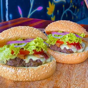 2 BULLS BURGER