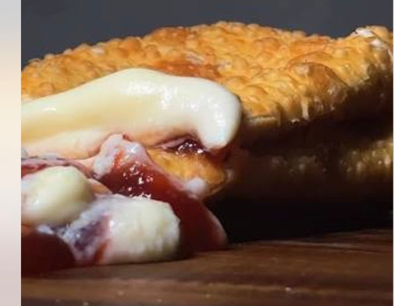 PASTEL GOIABADA COM CATUPIRY