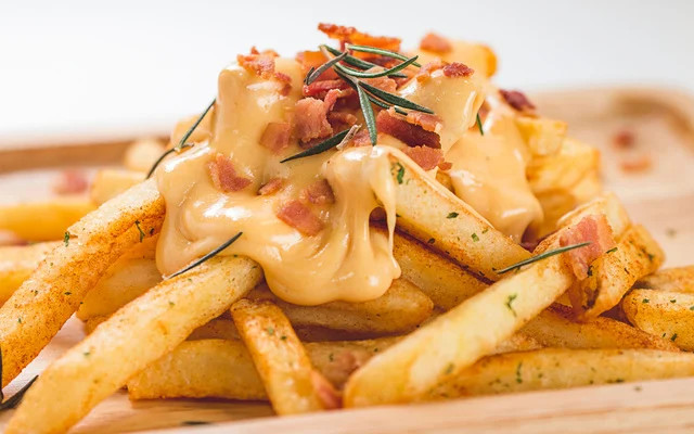FRITAS COM  QUEIJO/BACON