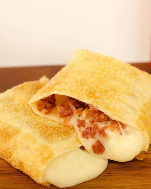 FRANGO C MUSSARELA ,BACON E VINAGRETE