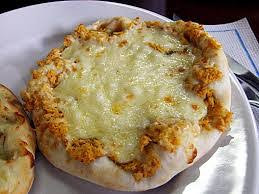 ESFIHA FRANGO COM QUEIJO