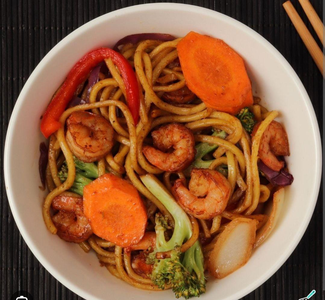 YAKISOBA SO CAMARAO COM LEGUMES 850g