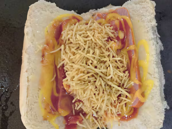 Combo no pão 2 Hot dog de bacon grátis coca cola de 600ml