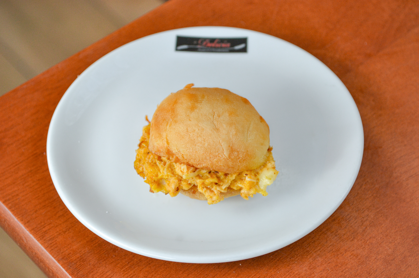 PAO DE QUEIJO COM FRANGO E QUEIJO