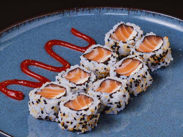 Uramaki de Salmão com Cream Cheese - 8 Peças