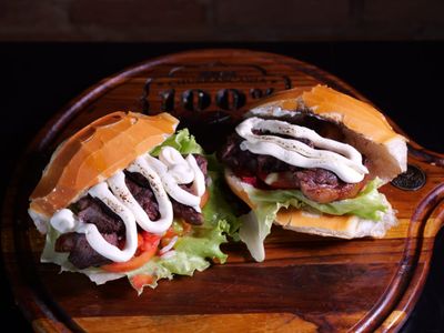 PÃO FRANCÊS COM PICANHA