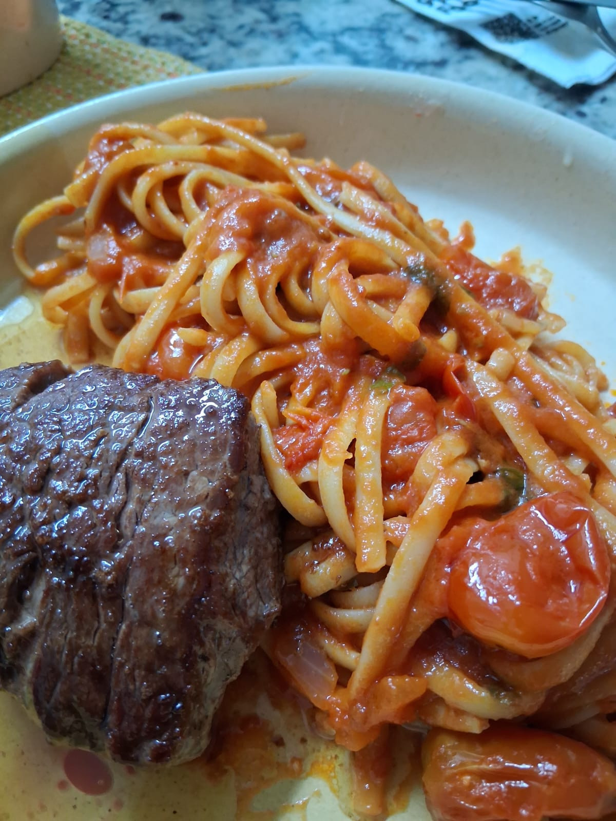 TORNEDOR COM LINGUINE POMODORO