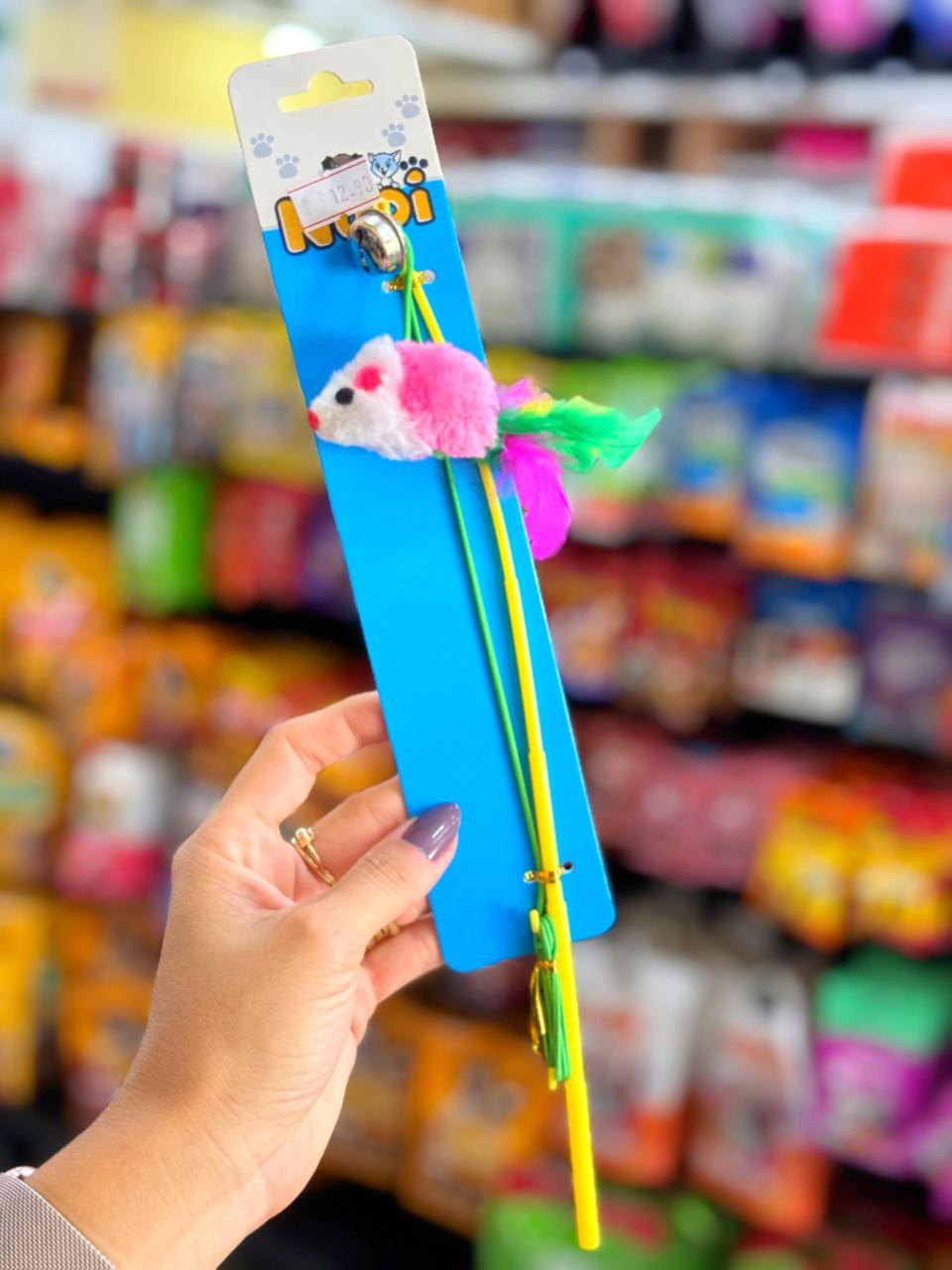 Varinha com ratinho e penas