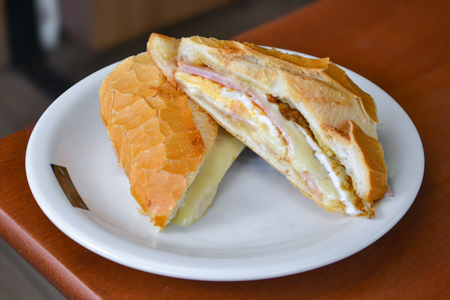 PAO COM QUEIJO E OVO